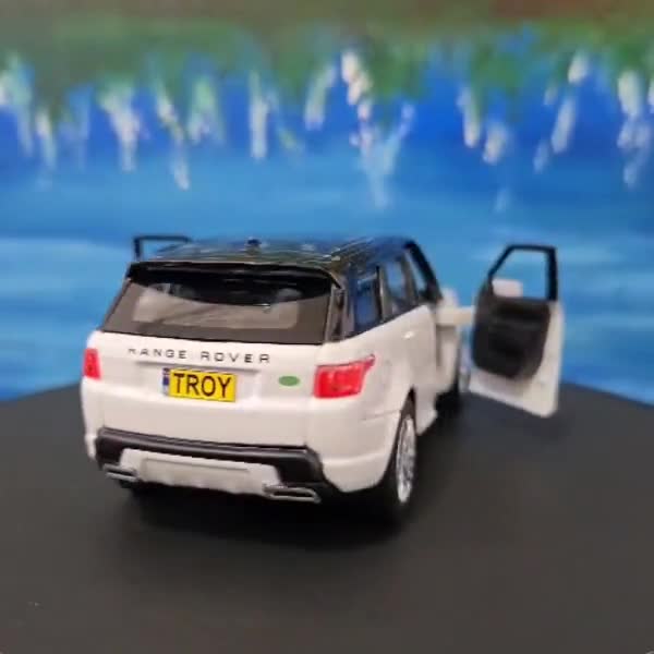 レンジローバー スポーツ 1/36スケール ライセンス取得済みダイ