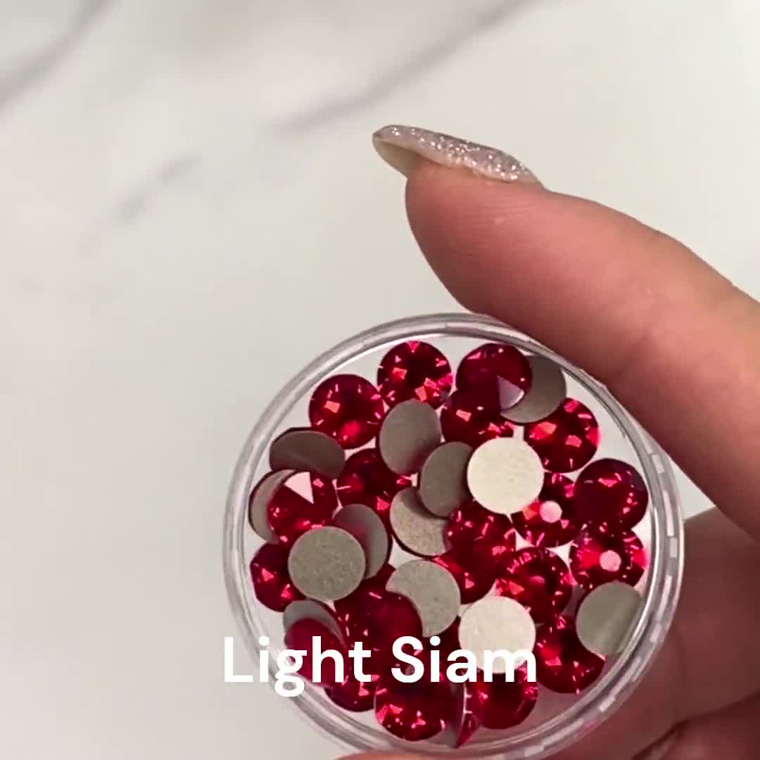 Light Siam (227) Swarovski 2088 XIRUS 30ss Crystal Flatback No