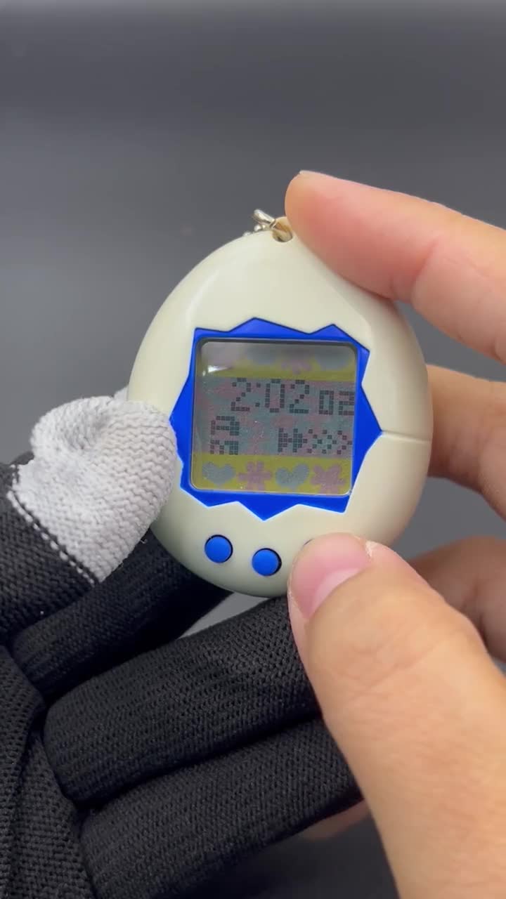 SKU 171260056 | Tamagotchi P1/P2 White First Generation V-pet