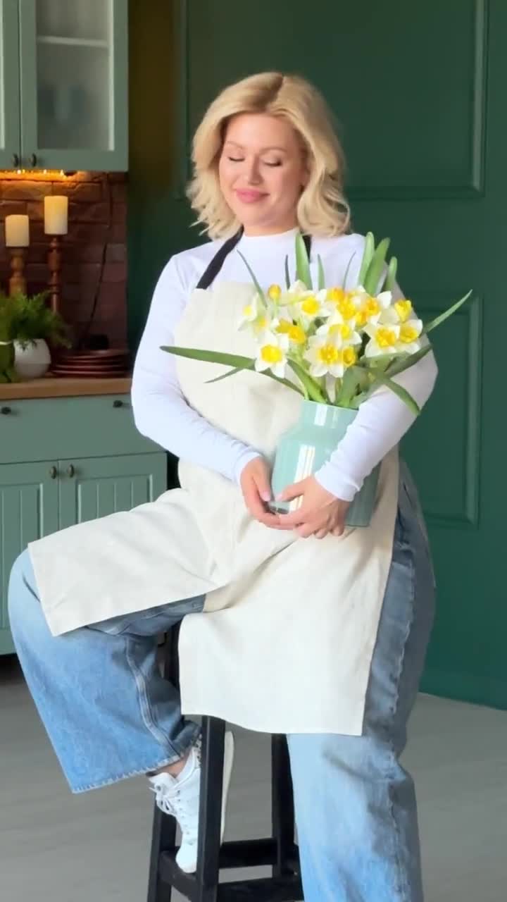 デイデイ洋裁店　手描きリネンエプロン　花びんの花 陶芸家、アーティスト、花屋、パン職人のためのリネンのスプリット