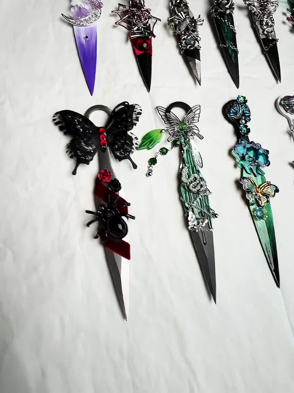 手作りのピンクの短剣：ゴシックな蛇とバラのコスプレ小道具 - Etsy 日本
