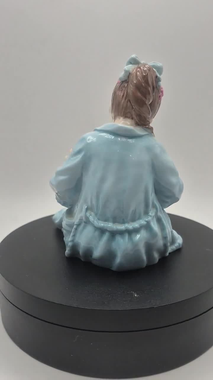 Royal Worcester Porcelain Figurine “katie's Day – Storytime