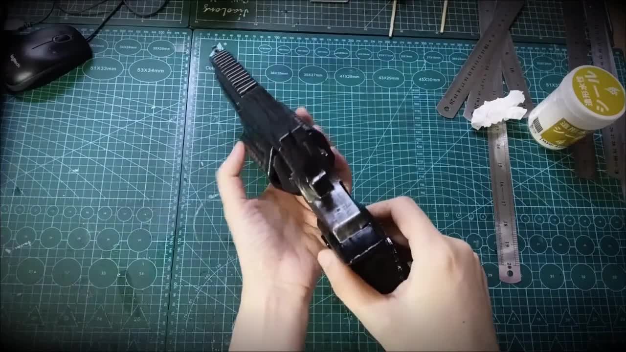 バイオハザード レクイエム レオン リボルバー コスプレ用型紙 - EVA