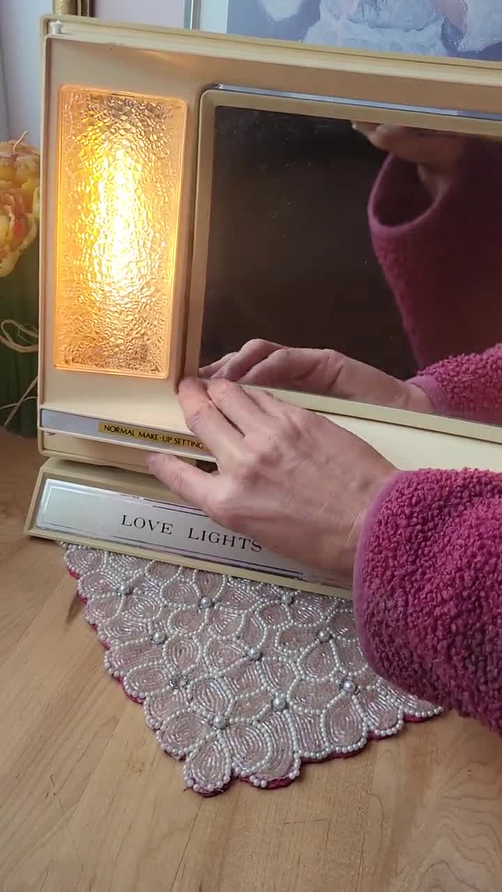 Vintage Lady Sunbeam Love Lights Electric Mirror Home Travel