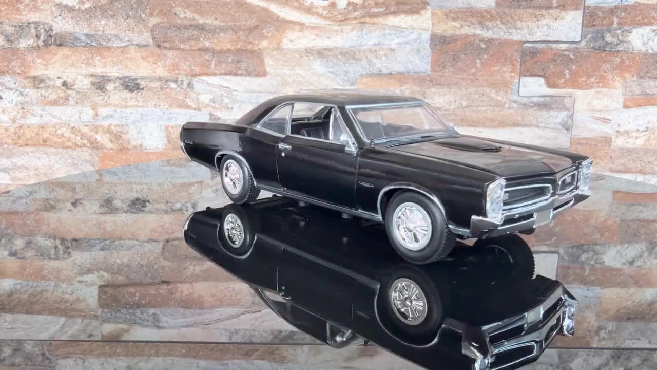 Pontiac GTO 1966 | 1/24 Scale Model Car | Die Cast Car Model