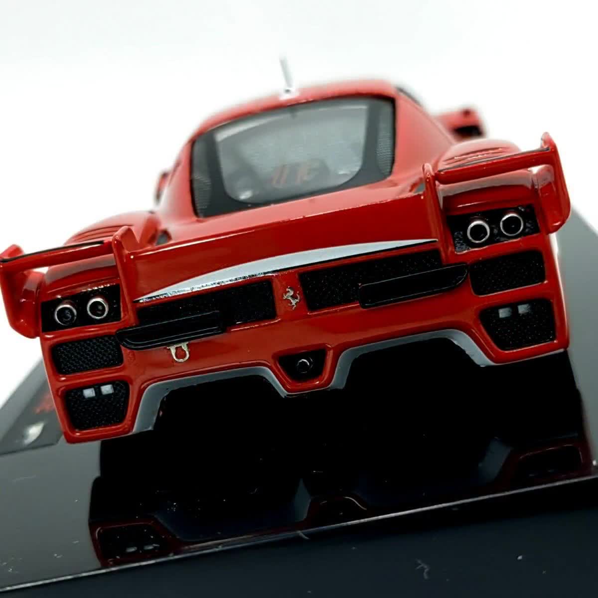 1:43 Ferrari FXX Evoluzione Rosso Corsa Diecast, Hot Wheels Elite