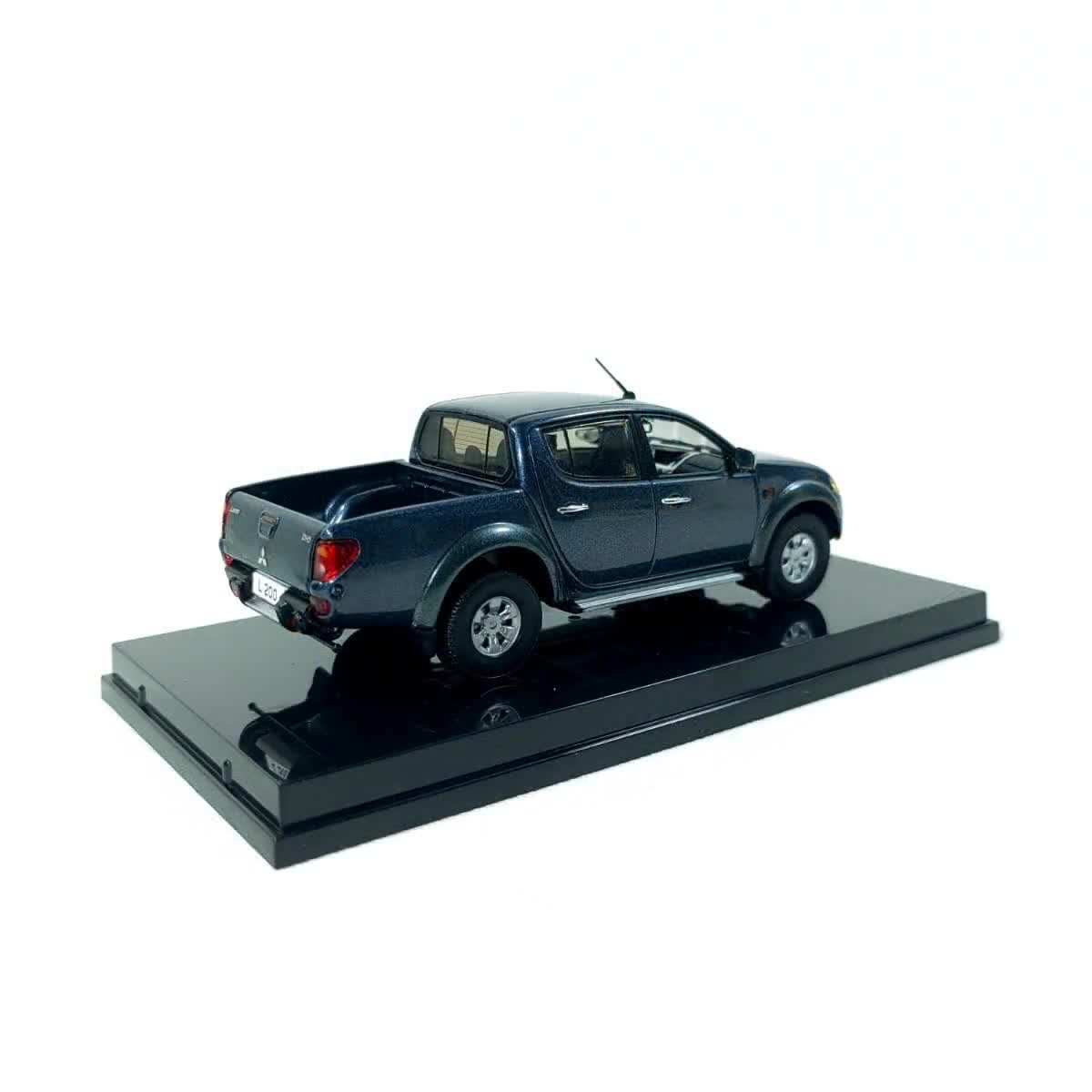 1:43 Mitsubishi L200 Pickup Dark Grey Mica A67 Diecast, Vitesse