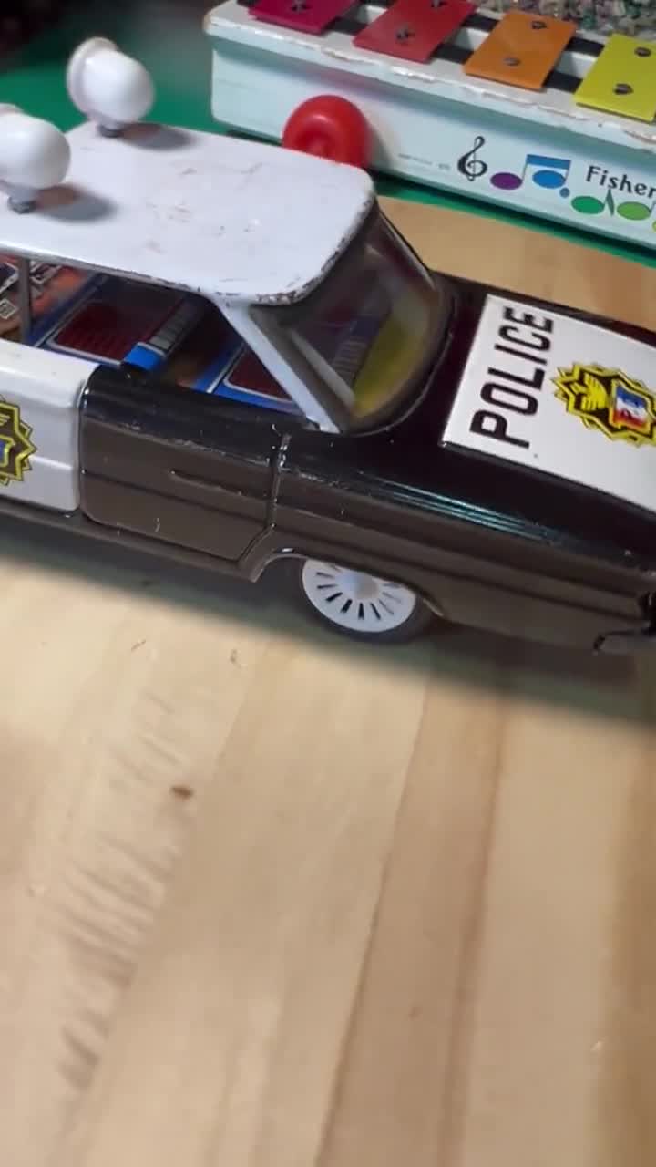 ヴィンテージ コレクターズアイテム ブリキ製おもちゃ パトカー 1960