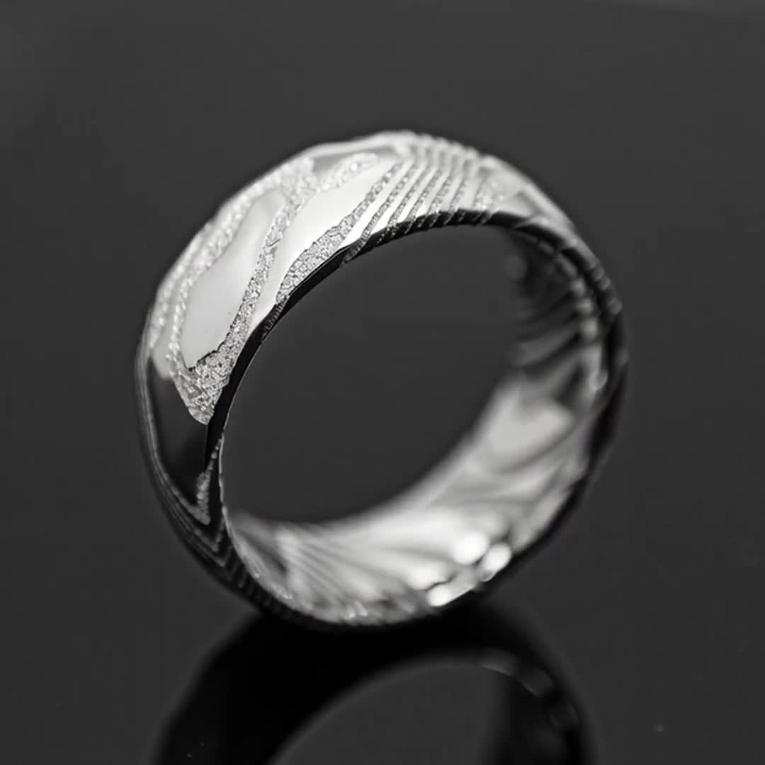 シルバー製メンズダマスカス鋼結婚指輪｜ハンマー仕上げシルバーリング