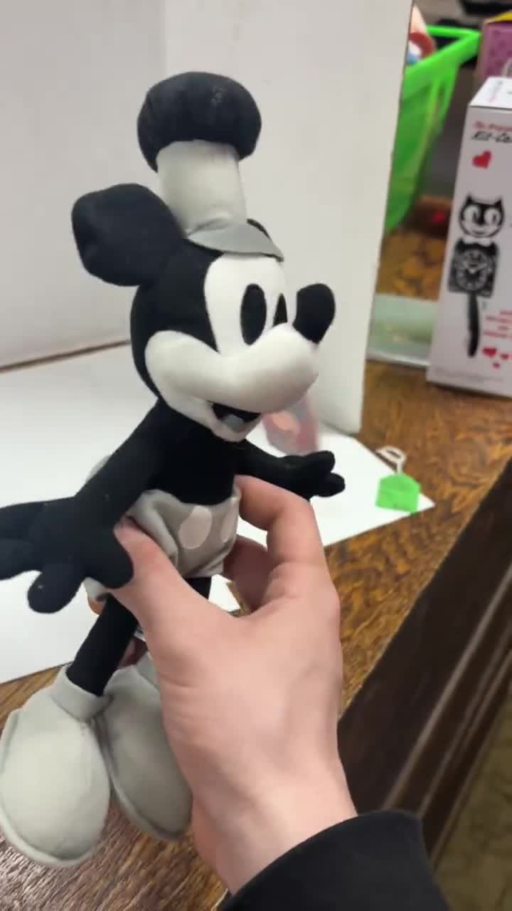 懐かしいミッキーマウスのぬいぐるみ、1990年代のトイファクトリー