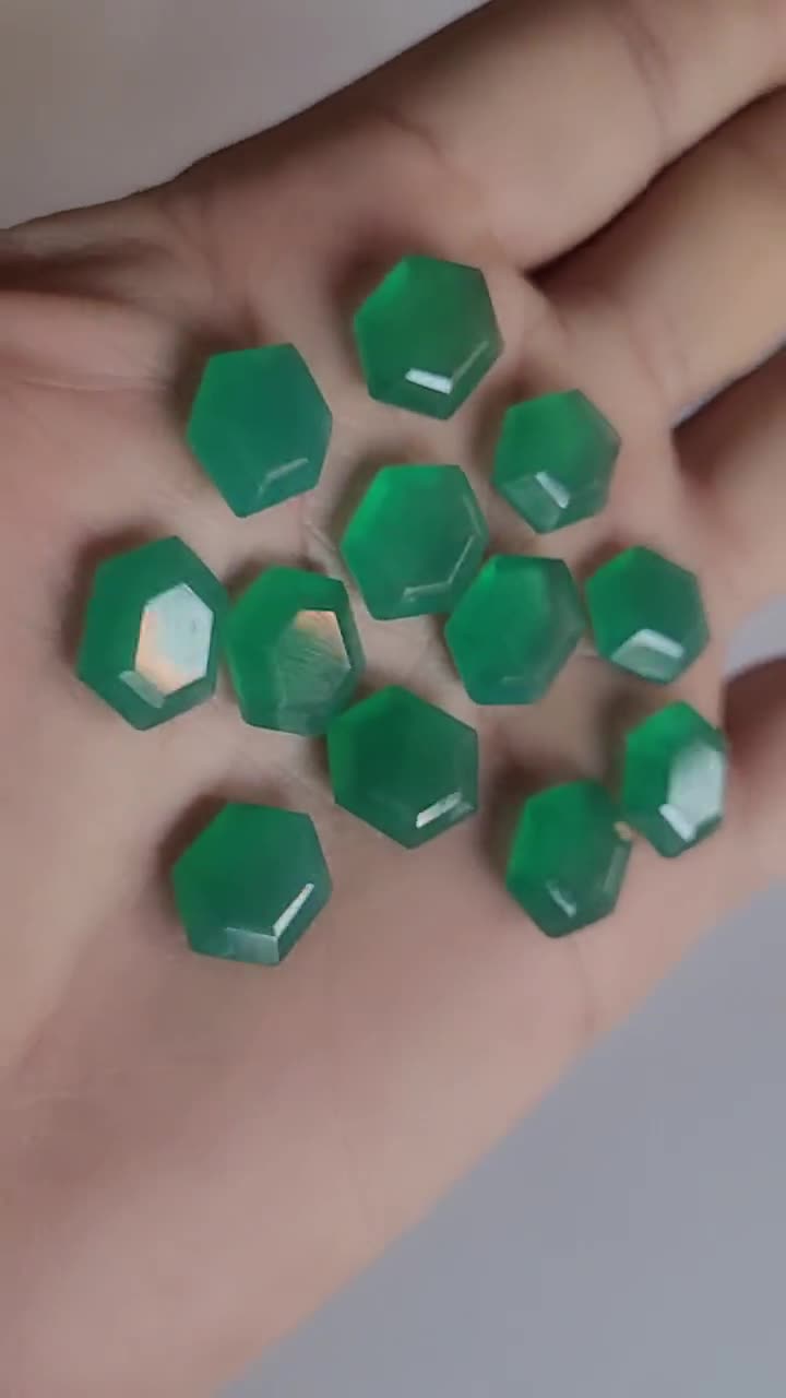 グリーンオニキス六角形宝石：14 x 11 mm ジュエリー製作用ロット