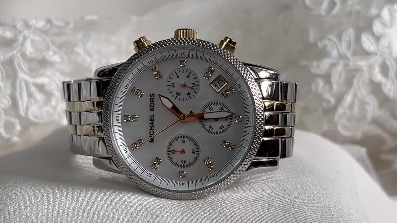 Elegant 2000's Vintage Large Quartz Ladies Dress Watch Michael