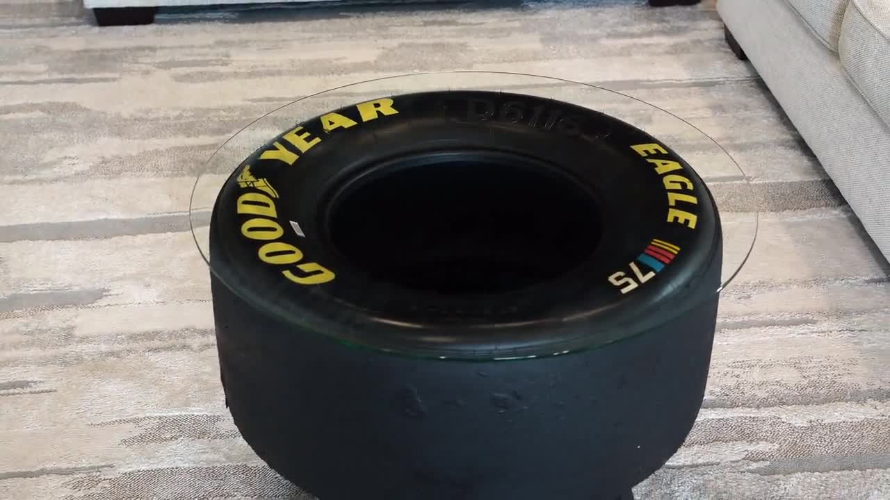 NASCAR 75周年記念タイヤコーヒーテーブル：自動車用家具＆レーシング