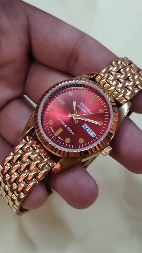 Vintage Seiko 5 Automatic Red Dial Golden Mens Working Wrist Watch