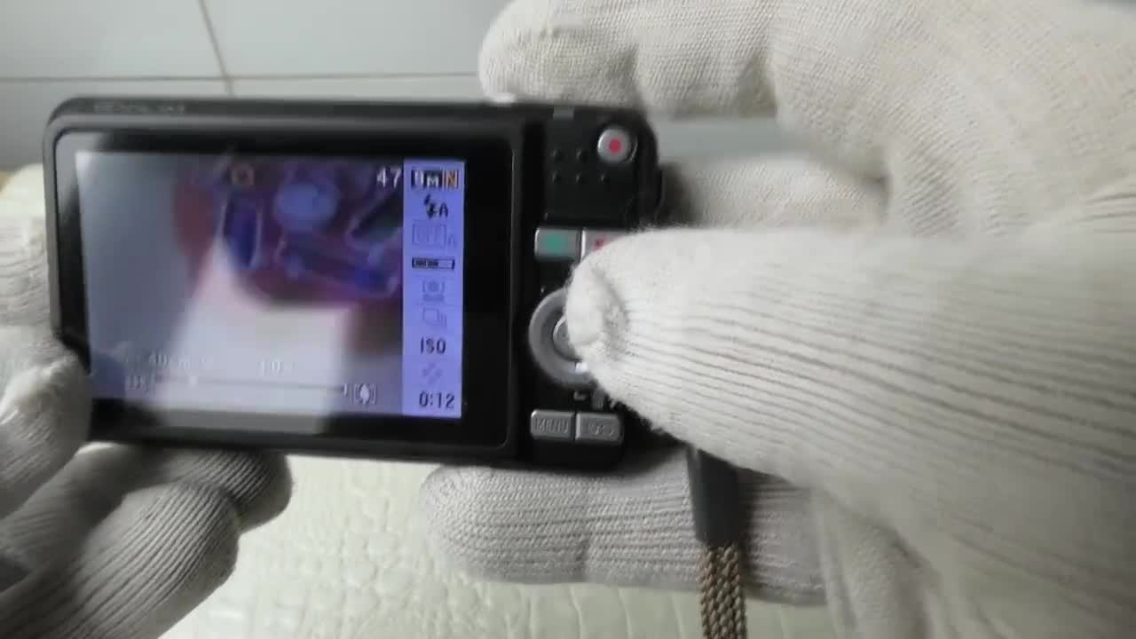 Casio Exilim EX-Z21 Digital Camera - 9.1 Mega Pixels + Memory Card