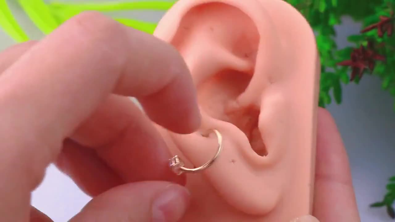 14K 16G ツイストスパイラルヘリックスピアス/S字型コンクピアス