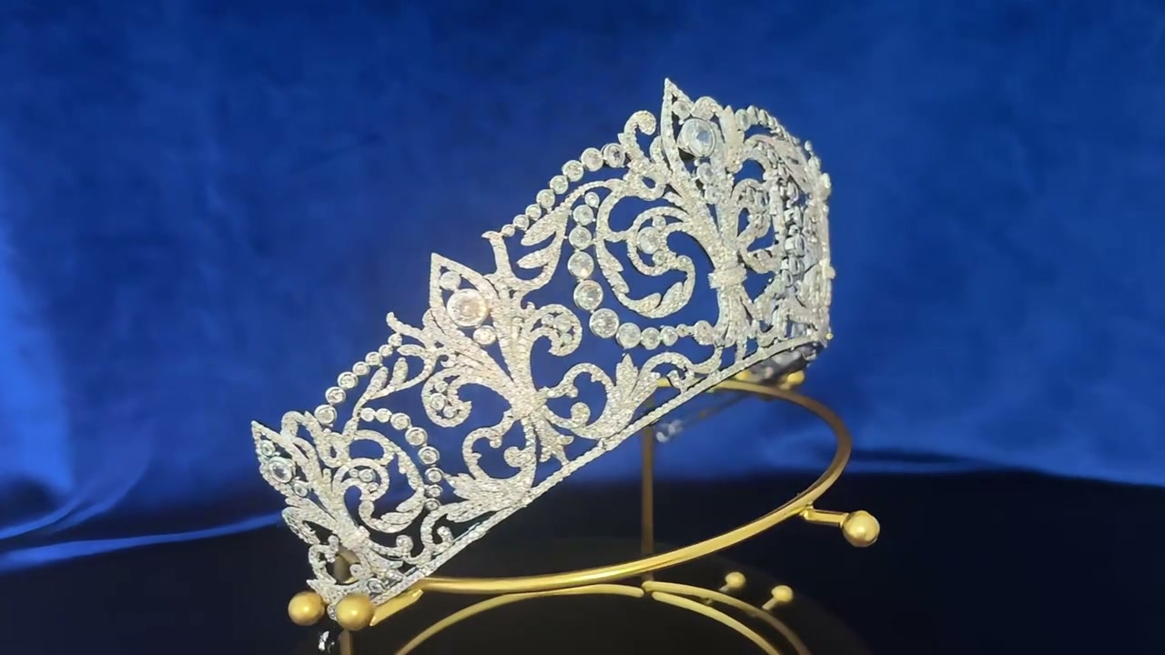 Queen Victoria Eugenie's Fleur de Lys Tiara Spain Royal Family