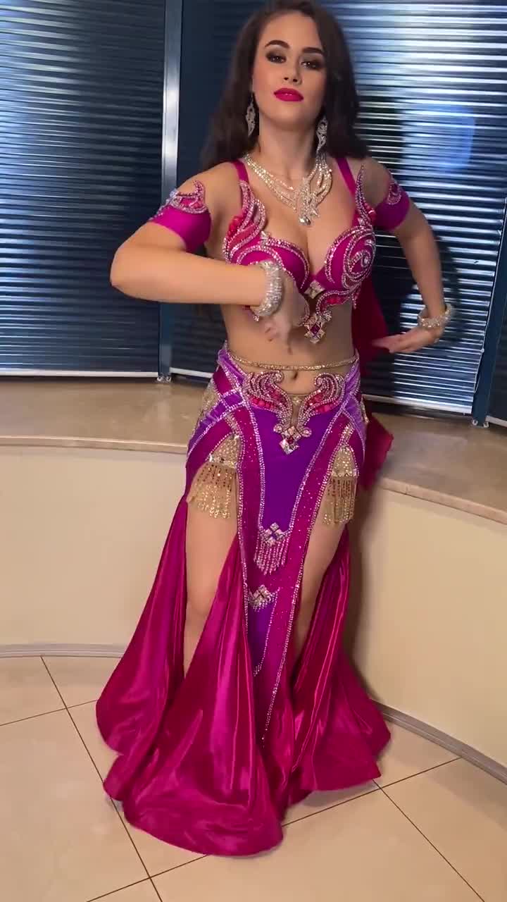 Luxury Bellydance orientaldance danzadelvientre Costume Sexy video poster