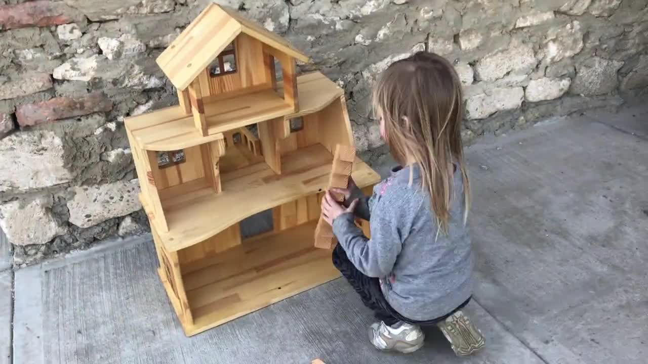 Set Di Mobili In Legno Per Casa Delle Bambole - 40 Pezzi Con 6 Bambole Famiglia - Bagno, Cucina, Soggiorno, Camera, Sala Da Pranzo