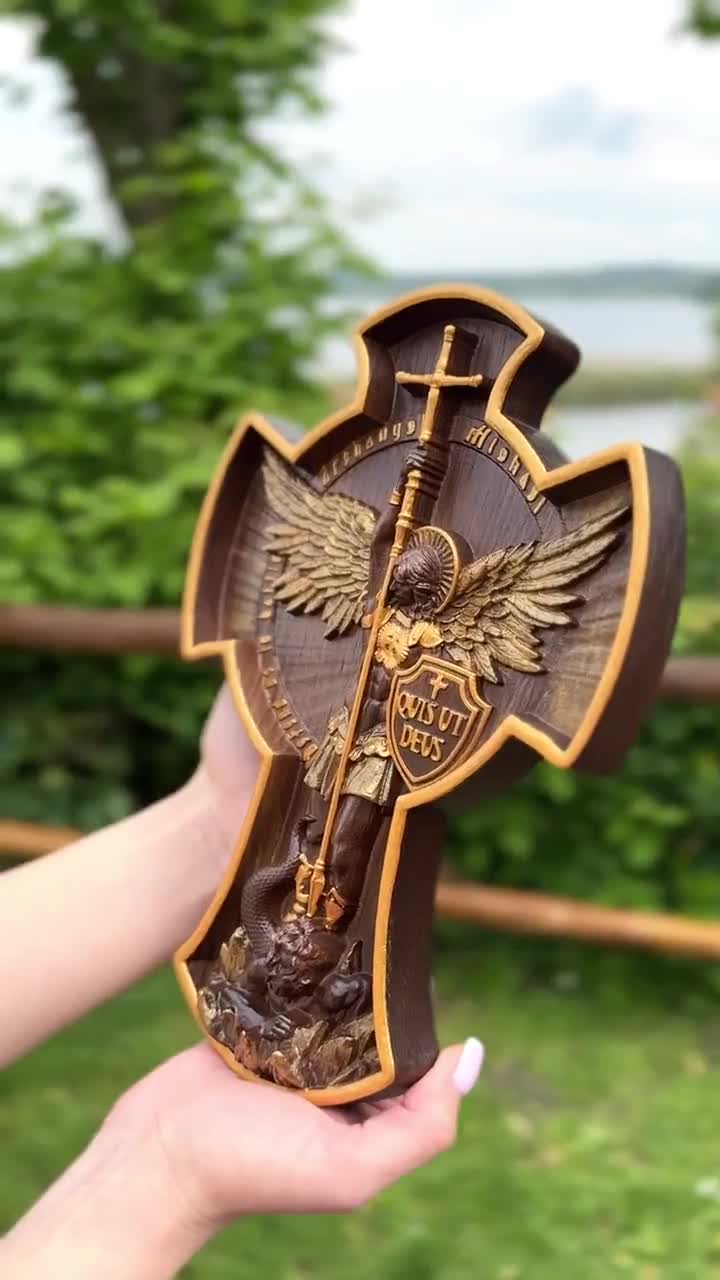 Arcángel Miguel Tallado En Madera: Regalo Cristiano Personalizado