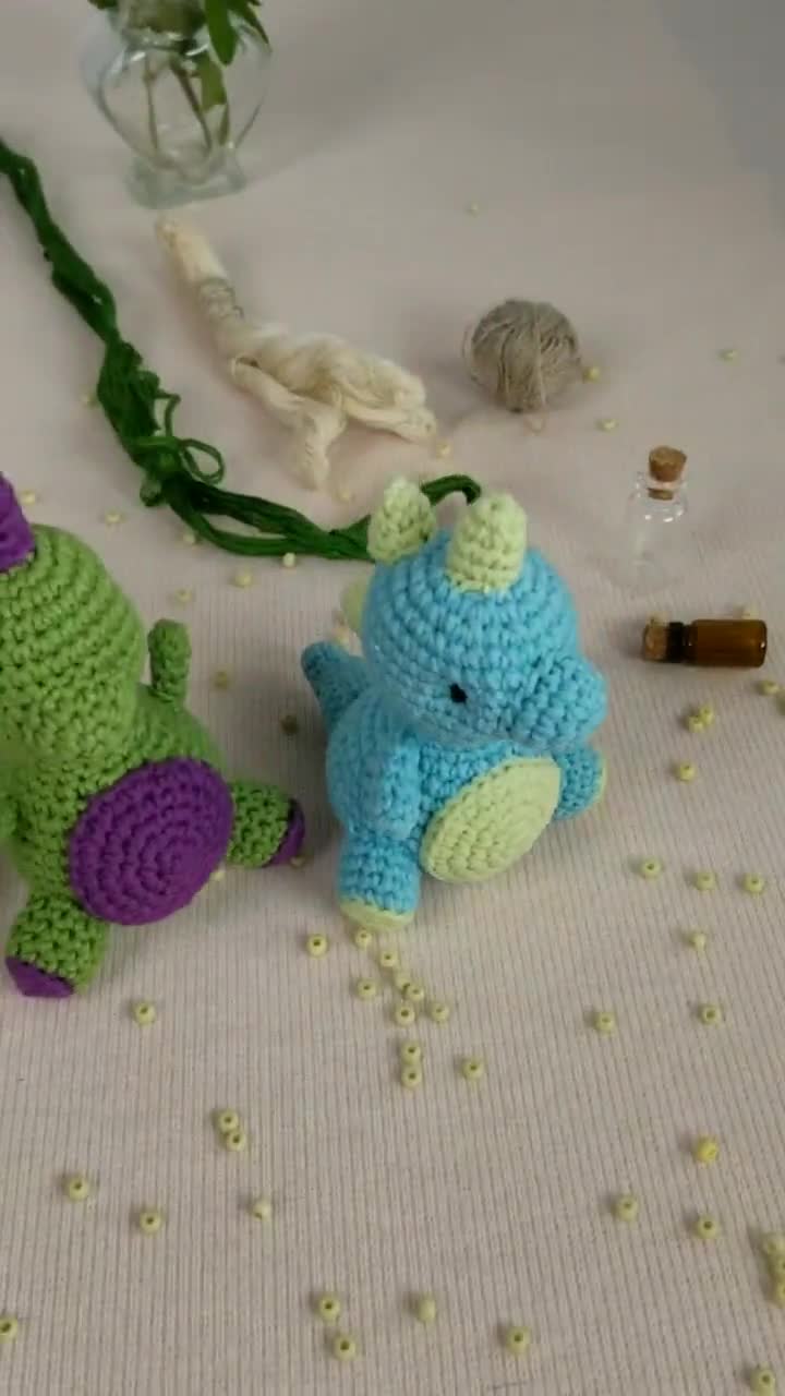 DIY Mini Crochet Kit, Beginner Crochet Kit All Ages, Includes Yarn
