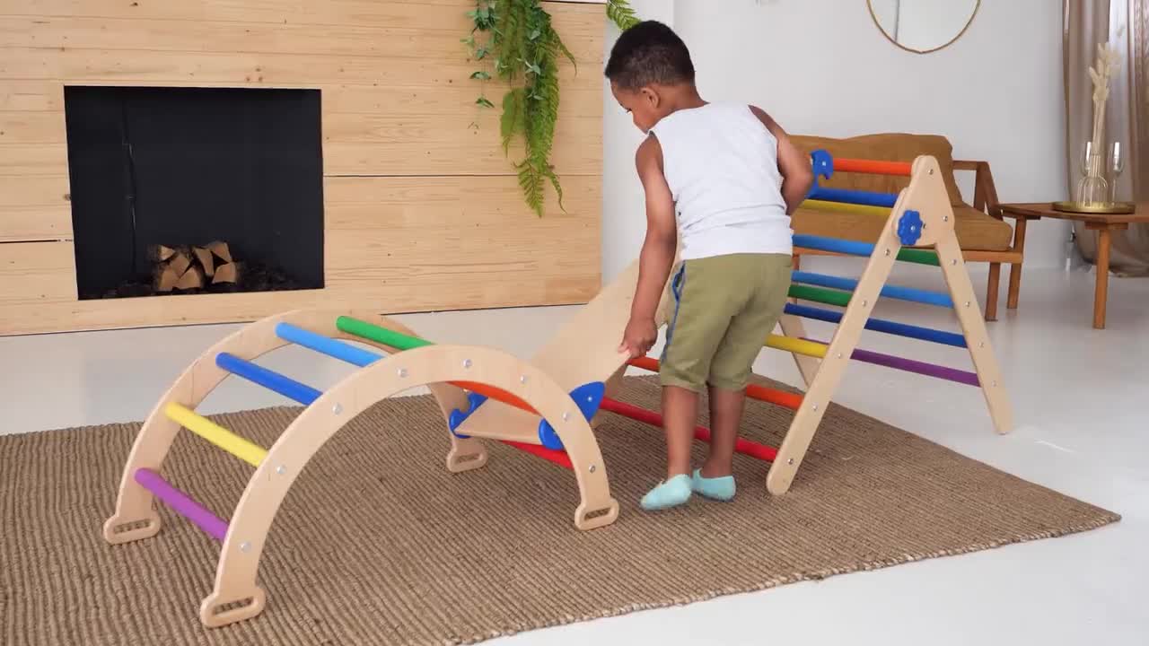 Perchas de madera – IRQICHAY - Muebles inspirados en Pedagogía Montessori
