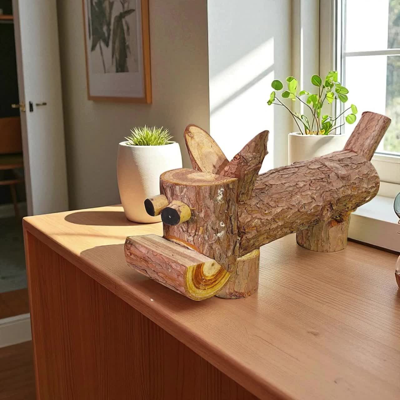 素朴な木の樹皮の犬の置物：手作りの丸太彫刻 - Etsy 日本