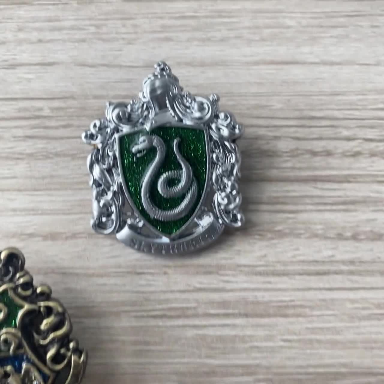 Hogwarts Abzeichen Hogwarts Pins Gryffindor Hufflepuff Ravenclaw Slytherin  Komplettes Set von Harry Pottery Houses Abzeichen -  Österreich