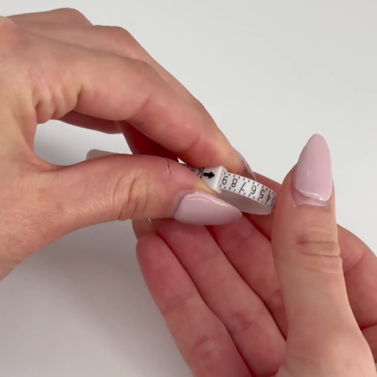 Sanwood Ring Sizer Measurement Plastic Finger Gauge Measure Finder Tool for  Women Men