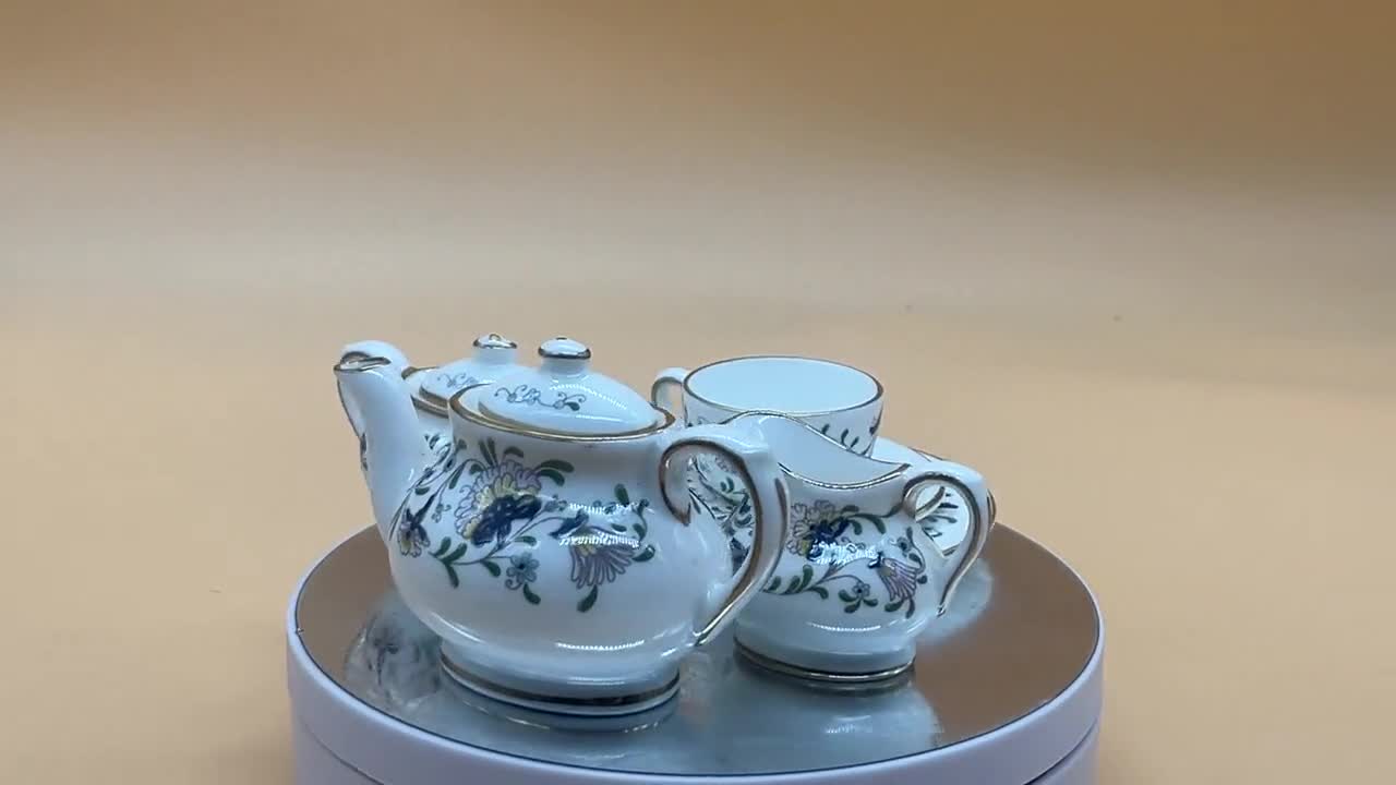 英国　コールポート パジェント　ペイジェント　ミニチュア　ティーセット コールポート・チャイナのペイジェント・ミニチュア・キャビネット