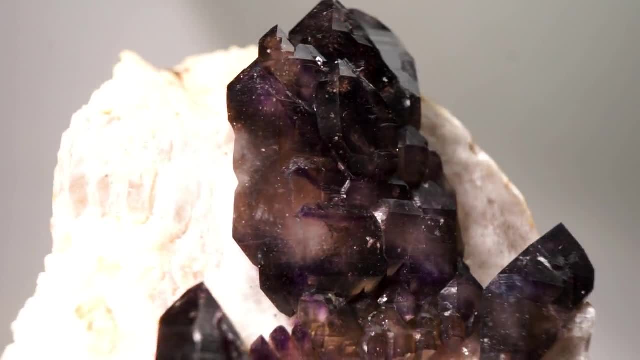 希少なカコクセナイト（セブンストーン）アメジストエレスチャル