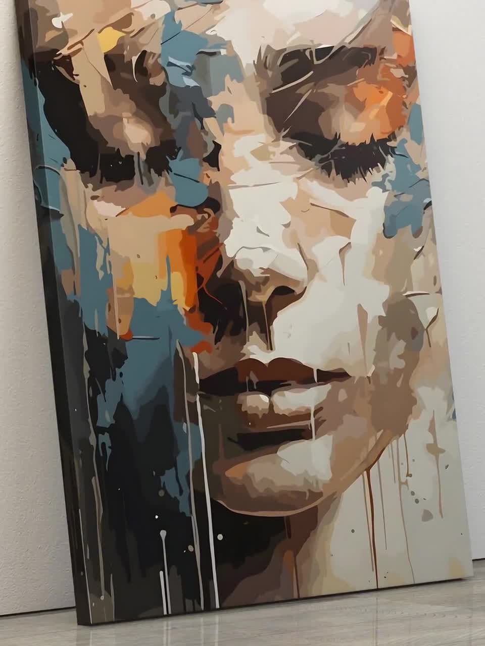 Impression sur toile - Image sur toile - Une femme en robe avec le visage couvert et des