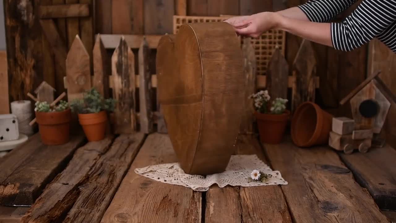 CIOTOLA A CUORE IN LEGNO colore legnoso, ciotola in stile vintage per  fotografie di neonati e bambini, oggetti di scena per neonati, oggetti di  scena per bambini, venditore di oggetti di scena