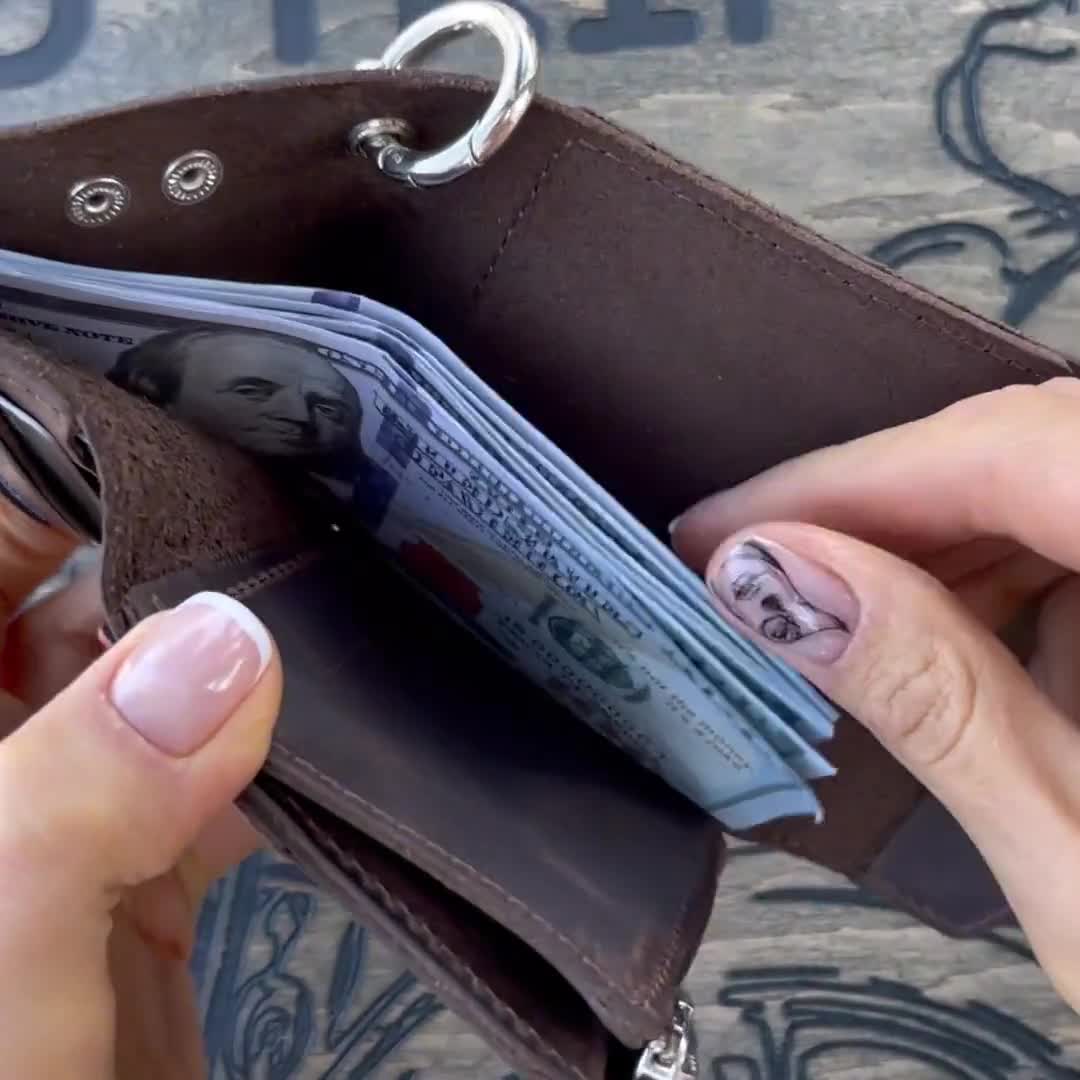 Engraved Leather Wallet With Chain | Minimalist Design, 2 SD Card