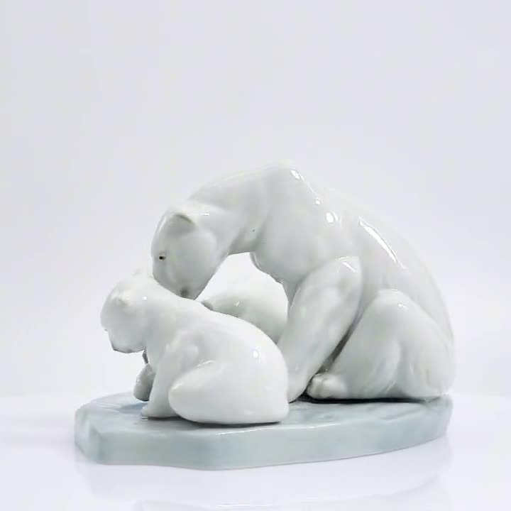  Bulls&Bears 置物 ホワイトポーセリン Lladró Bearly Love Figurine #1443 - Retired Polar Bear Family by