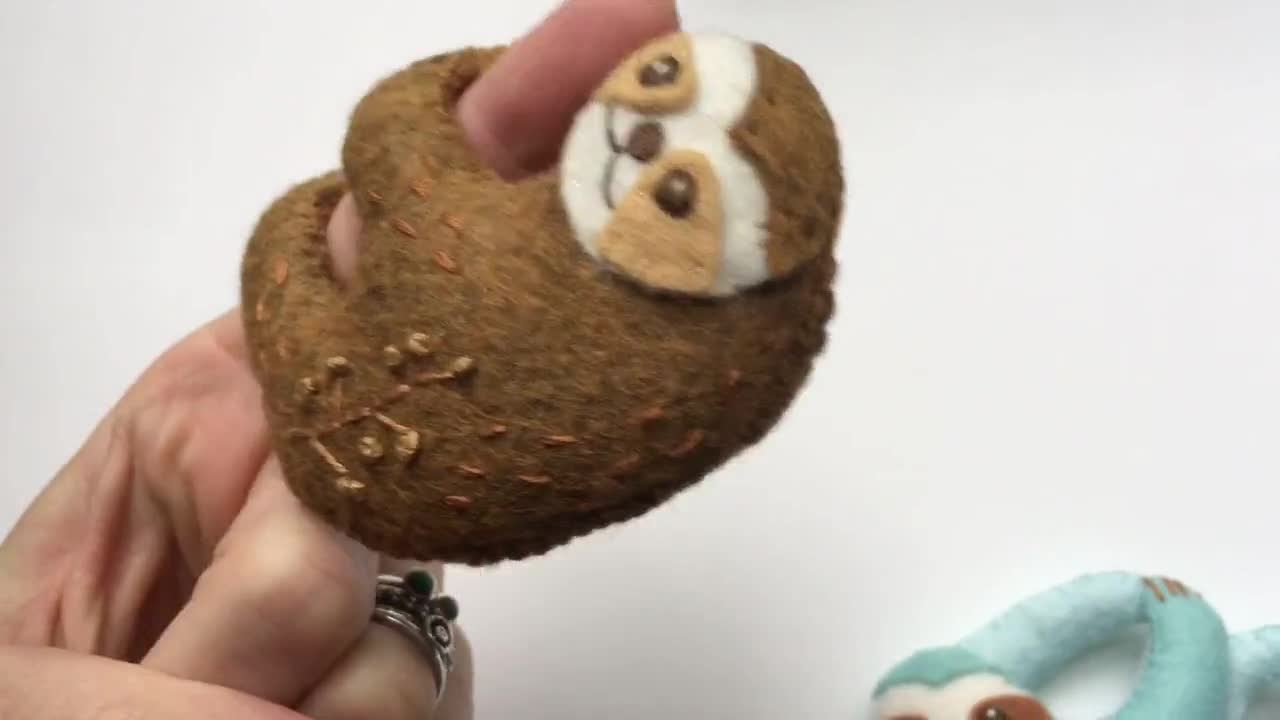 指ナマケモノぬいぐるみフェルト動物の縫製パターン、フェルトおもちゃ
