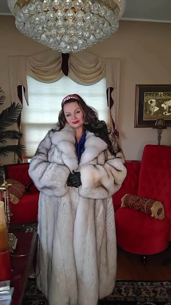 ROYAL SAGA HUGE Genuine White Grey Tips Blue Fox Fur Coat Unisex