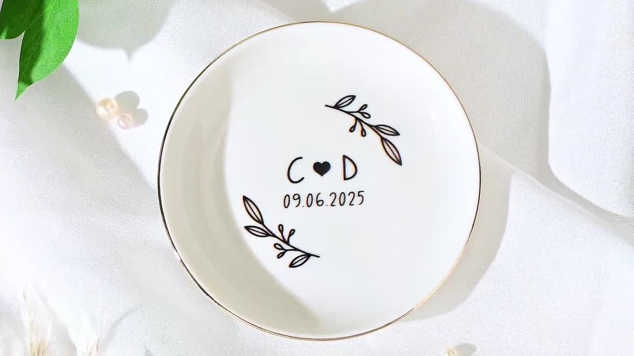 Portafedi in ceramica personalizzato, portafedi nuziali, portagioie con iniziali e data, regalo di San Valentino per moglie e fidanzata, regalo di anniversario - Italia