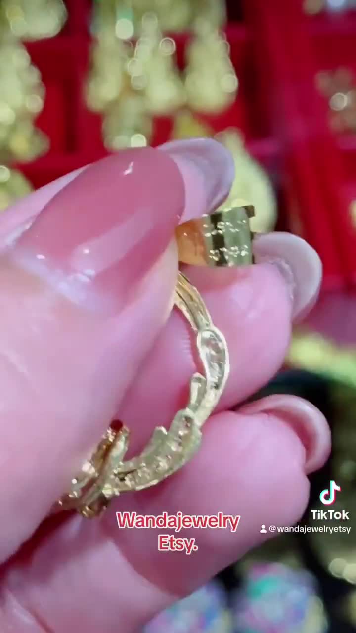 Vintage 15K 610 Solid Yellow Gold Fish White Topaz & Ruby on