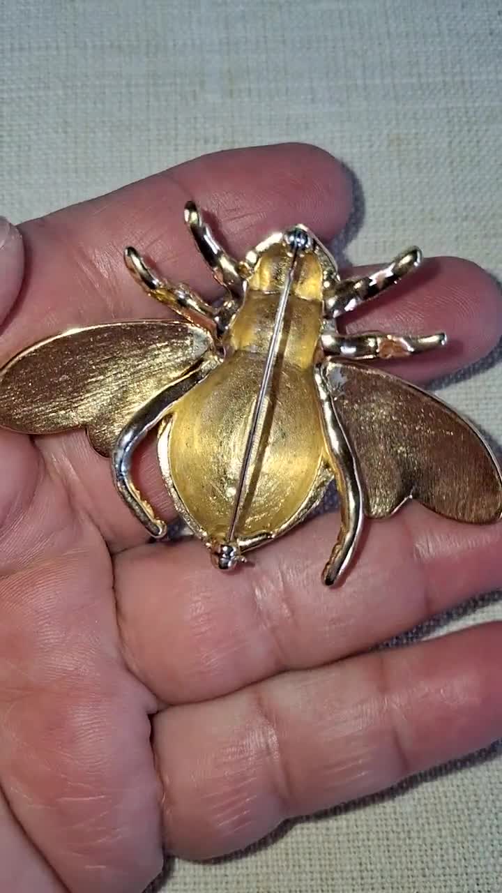 VOGUE BIJOUX 蜂モチーフ ブローチ 希少ヴィンテージ Vogue Bijoux Superb Italian High Fashion Brooch From the 70s - Etsy
