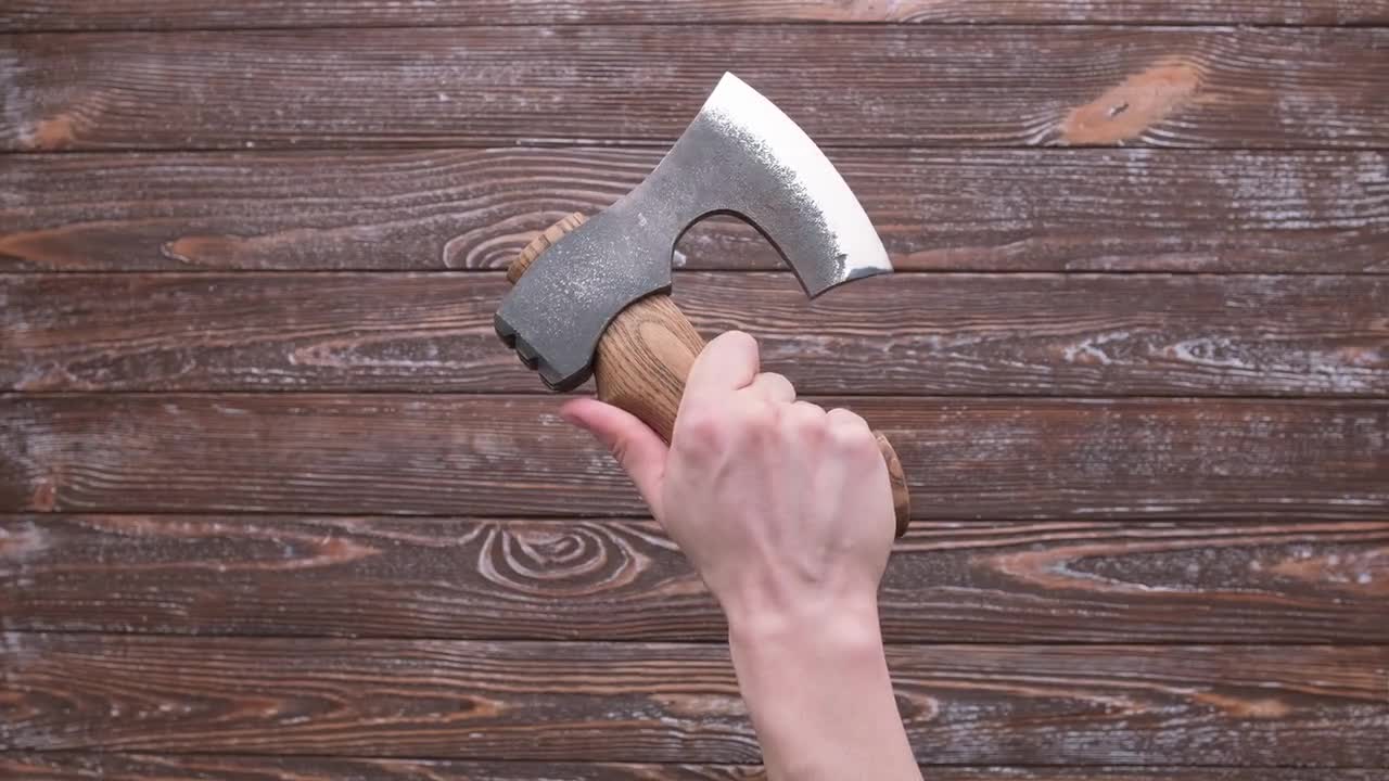 手鍛造バイキング髭斧：彫刻されたアッシュウッドハンドル - Etsy 日本