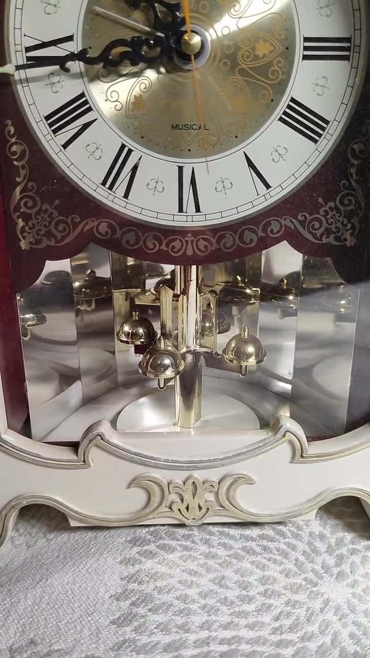 ORIENT トライアングル CLOCK ポストモダン　80s 90s 日本製 1970's ORIENT 3 Star Crystal Men's Watch Vintage Japanese