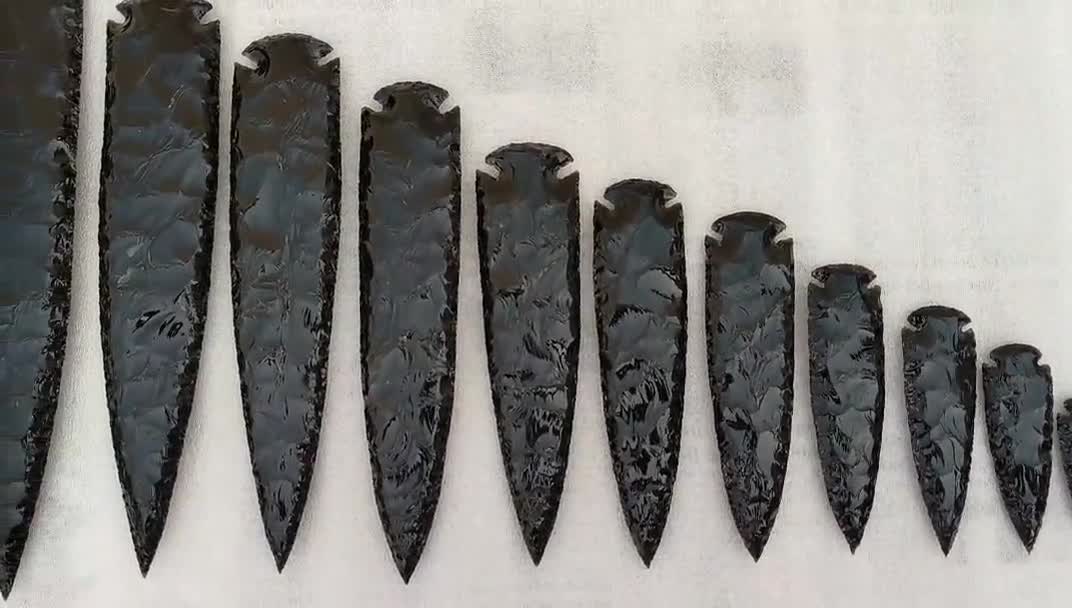 手作りの黒曜石の矢じり | フリントで削られたレプリカ (1 ～ 16