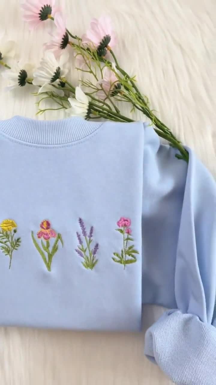 Wildflower Embroidered Sweatshirt, Pinky Flower Embroidered