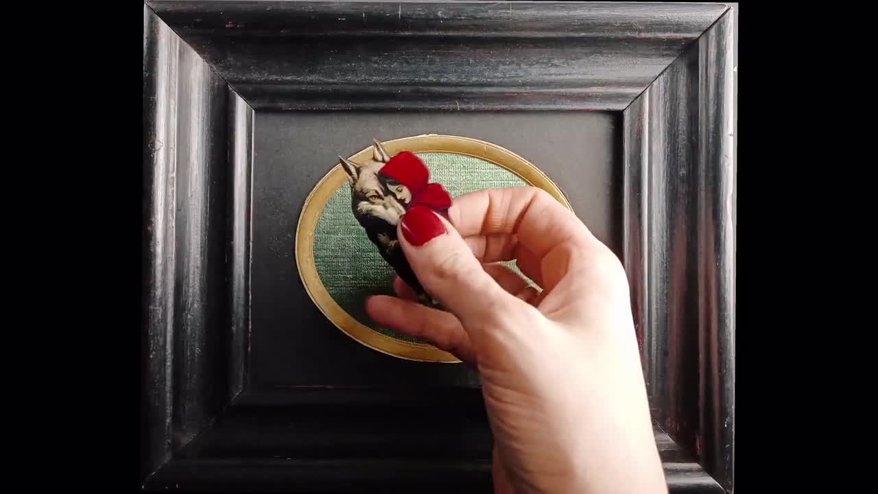 敵を愛せよ ++ ブローチピン おとぎ話 寓話 赤ずきん 狼 ギフト