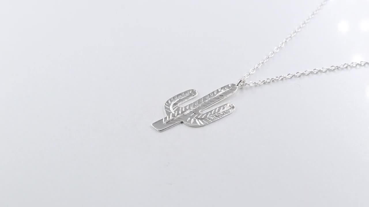 Collana minicactus in argento sterling 925. Ciondolo a forma