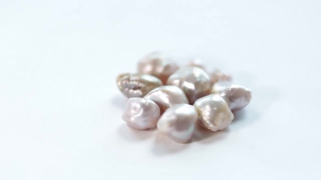 10 Natural Freshwater River Pearls. 17cts Total. Rare Loose All