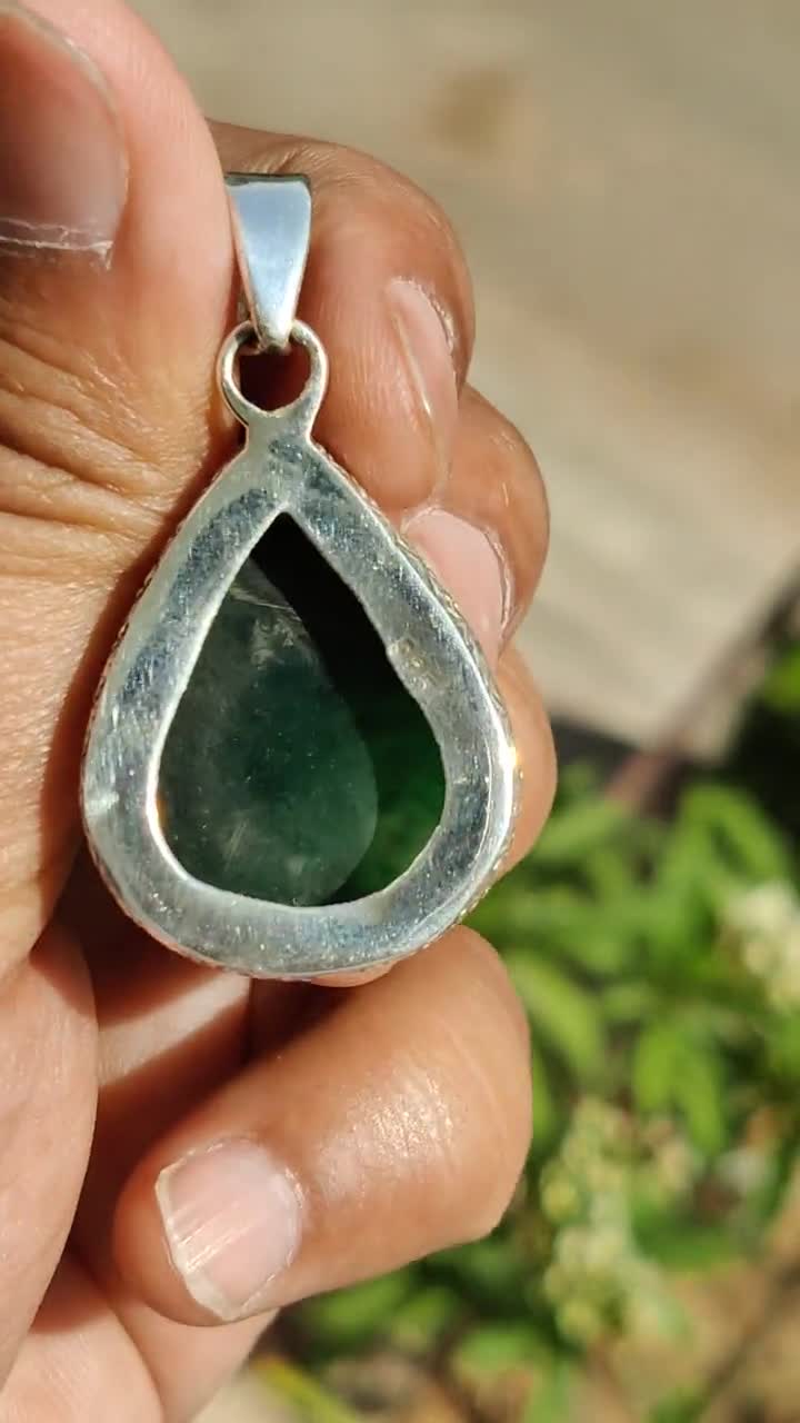 グリーンオニキス シルバー ペンダント グリーンオニキス彫刻ペンダント、925スターリングシルバーペンダント