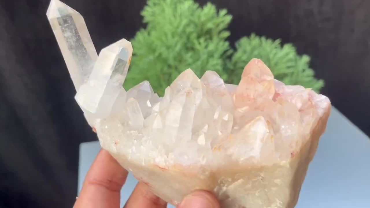 ヒマラヤ産ピンクサマディクォーツクラスター：ヒーリングクリスタル