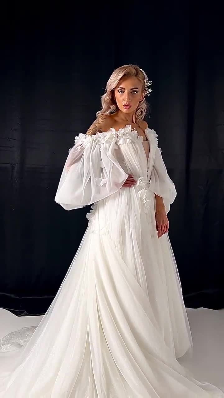 appliqued glitter tulle a-line wedding dress Glitter Sexy Tulle Wedding Dresses V-neck A-Line Lace Applique Long Bridal Gowns